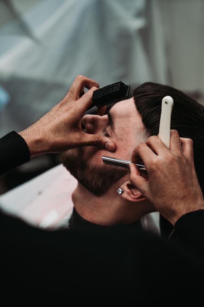 Straight razor line-up